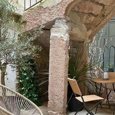 Appartement Les fresques de Léon à Tournus Extérieur photo