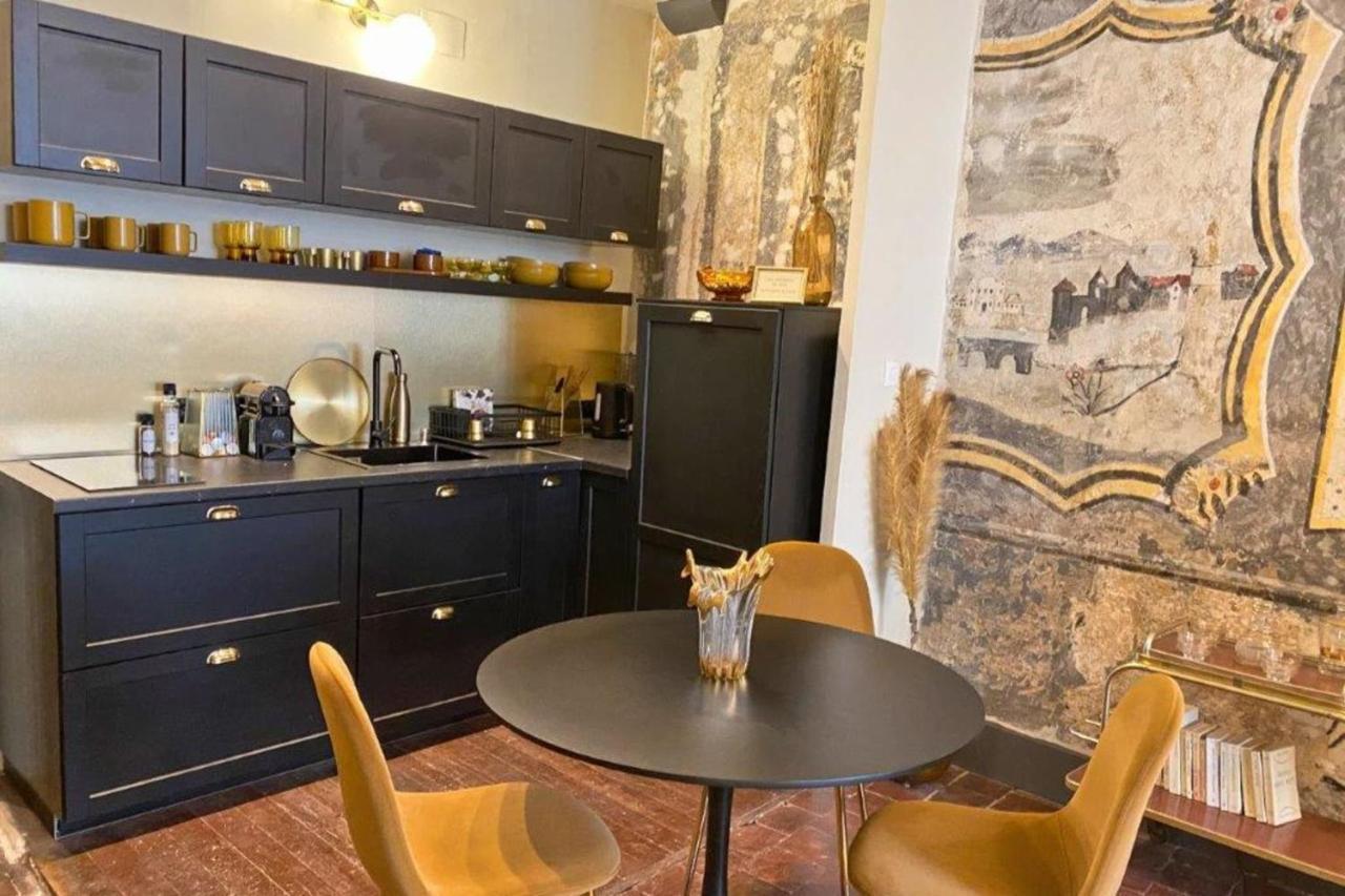 Appartement Les fresques de Léon à Tournus Extérieur photo